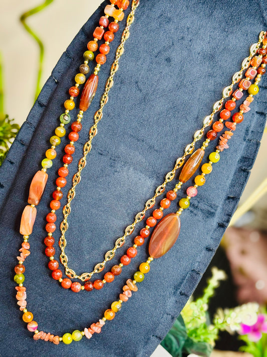 Golden Flame Necklace – طاقة إنجاز، شغف، وهيبة ذهبية