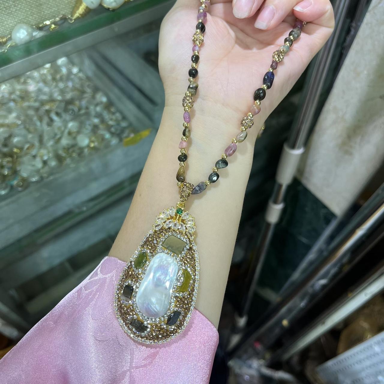 ✨ Baroque Pearl & Natural Tourmaline Necklace – Timeless Luxury & Energy ✨